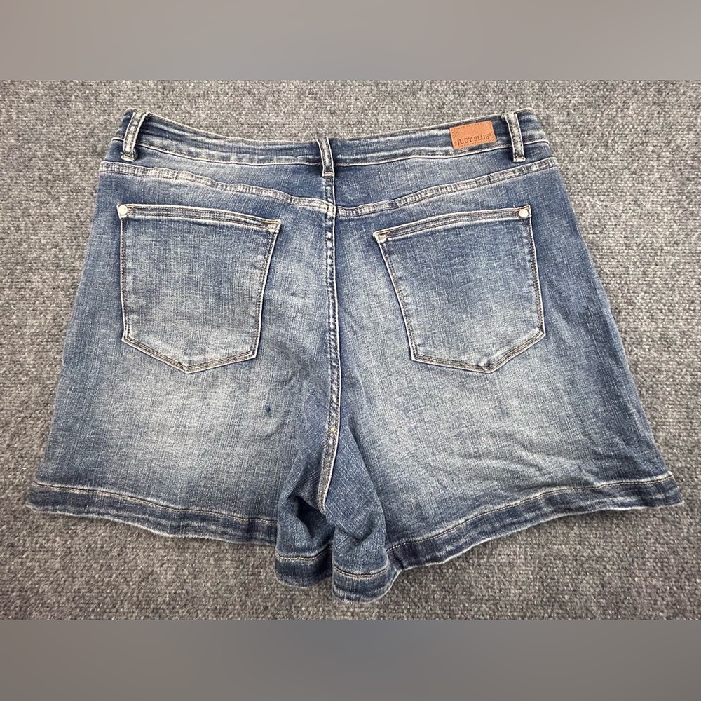 Judy Blue Mid Rise Denim Shorts Womens Size 3X NWT - Picture 9 of 10